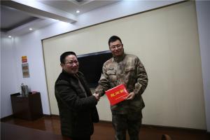 新春慰问送温暖，共叙军民鱼水情