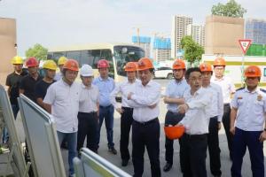 市委常委、常务副市长杨六顺一行调研公司垄上花苑项目施工安全情况